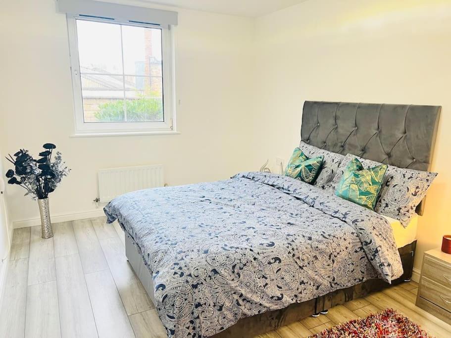 Superb 2 Bedroom Apartment With Free Parking 爱丁堡 外观 照片